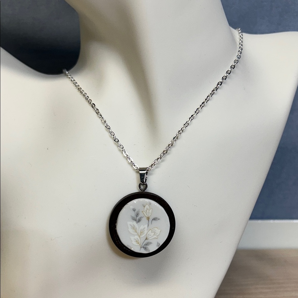 Elegant Silver chain with ceramic Floral Pendant Wood Necklace